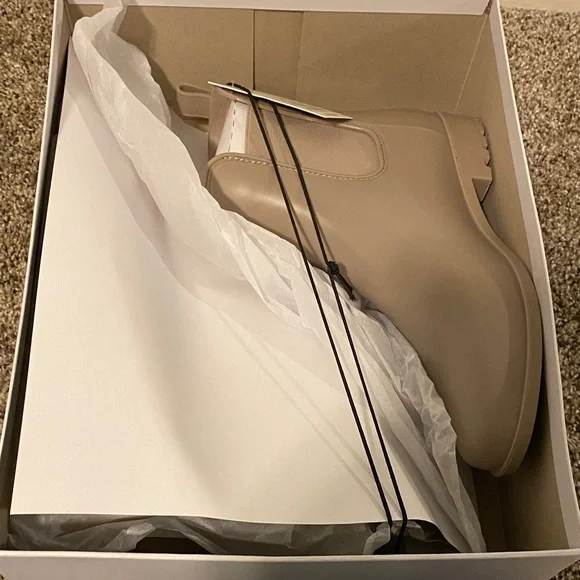 a new day Women’s Tan Chelsea Boots - Picture 3 of 7